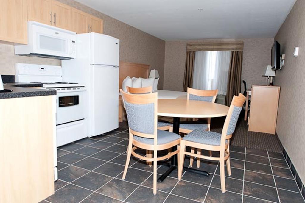 Paradise Inn And Suites Valleyview Экстерьер фото